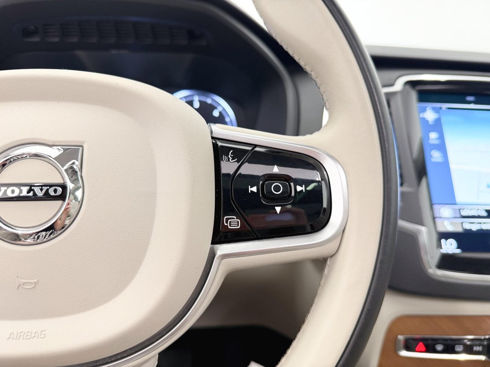VOLVO XC90 2.0 B5 D AWD MOMENTUM PRO AU 235 CV 33