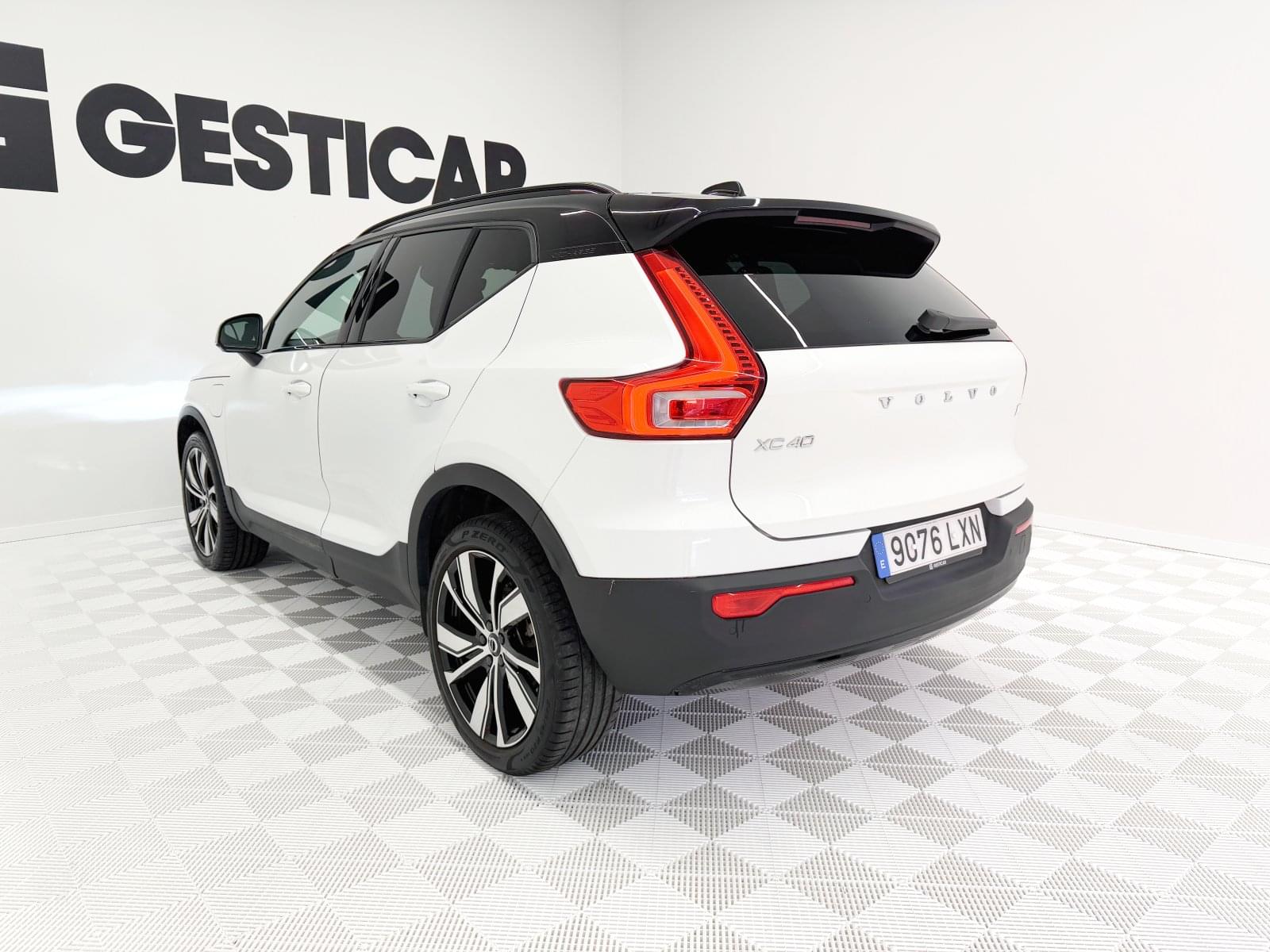 VOLVO XC40 1.5 T5 TWIN RECHARGE R-DESIGN 262CV 10 