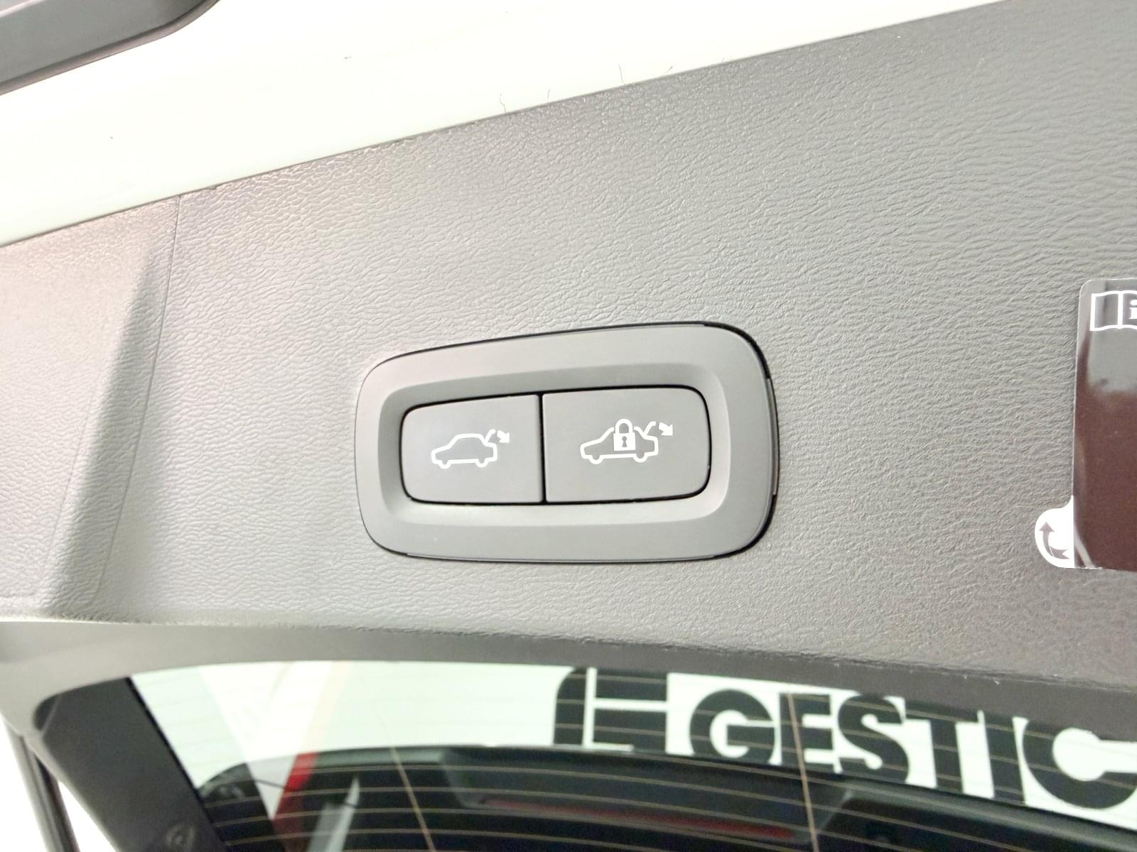 VOLVO XC40 1.5 T5 TWIN RECHARGE R-DESIGN 262CV 14 