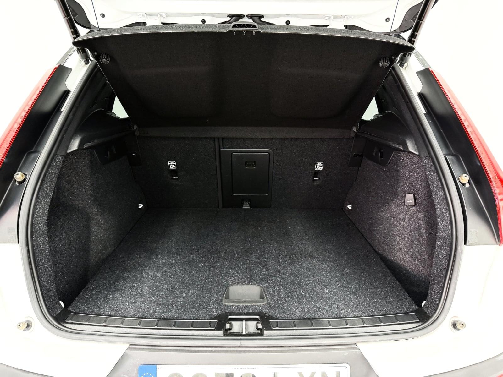 VOLVO XC40 1.5 T5 TWIN RECHARGE R-DESIGN 262CV 15 