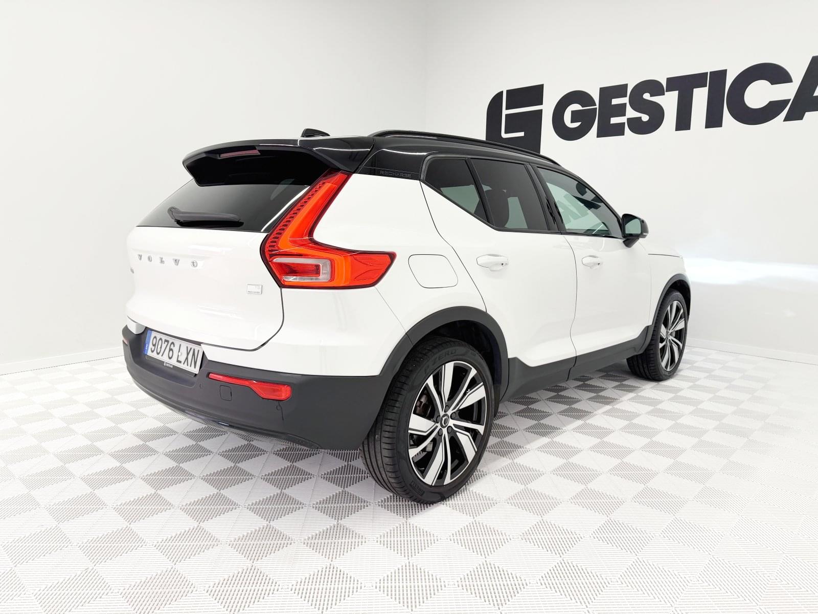 VOLVO XC40 1.5 T5 TWIN RECHARGE R-DESIGN 262CV 18 