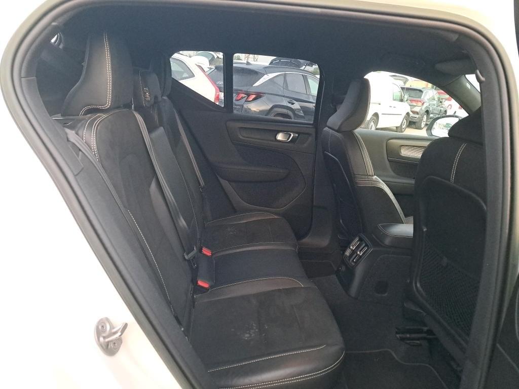 VOLVO XC40 1.5 T5 TWIN RECHARGE R-DESIGN 262CV 9 