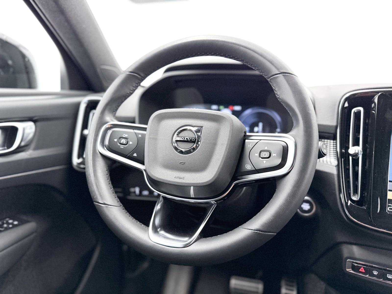 VOLVO XC40 1.5 T5 TWIN RECHARGE R-DESIGN 262CV 28 