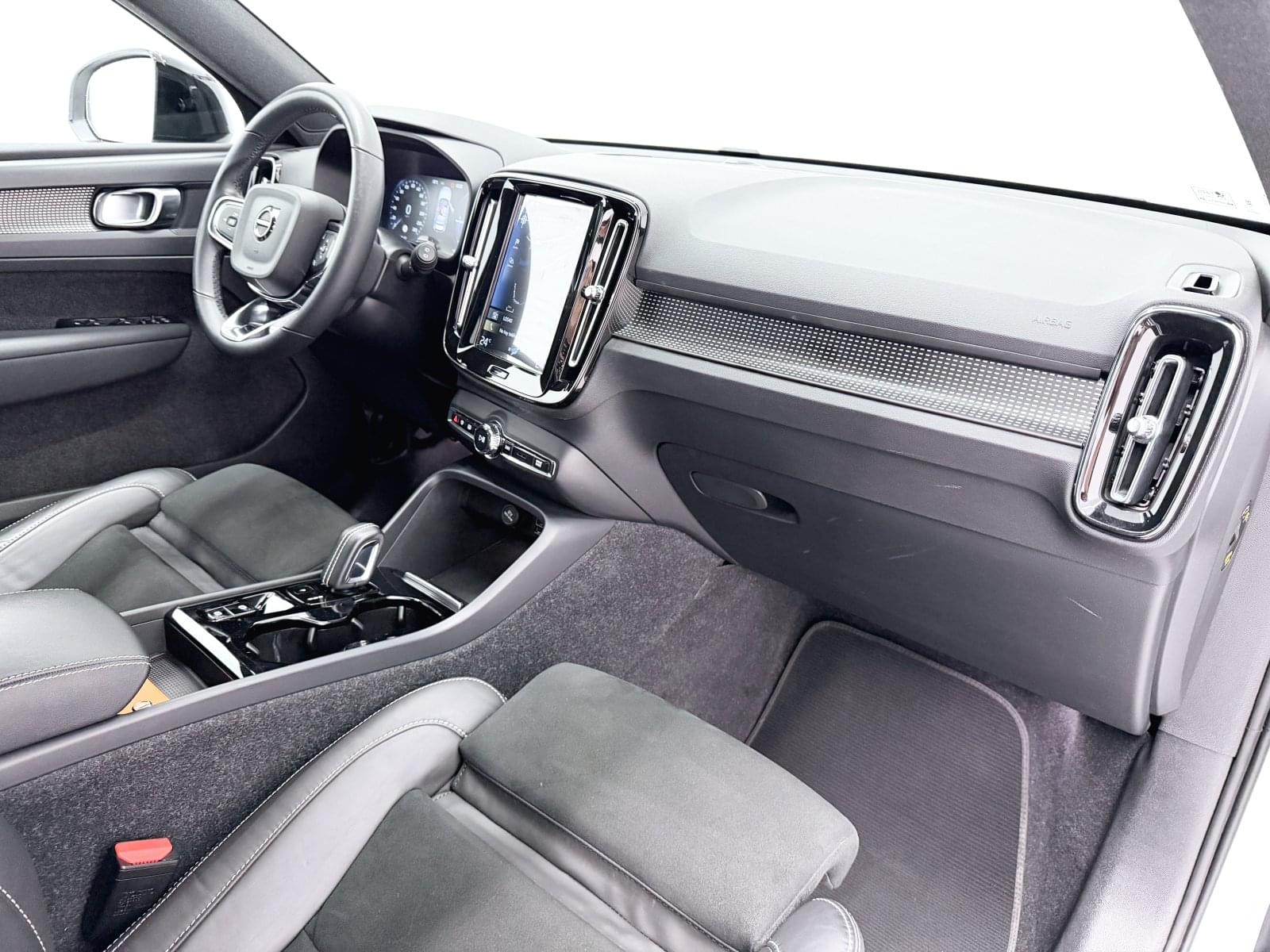 VOLVO XC40 1.5 T5 TWIN RECHARGE R-DESIGN 262CV 38 