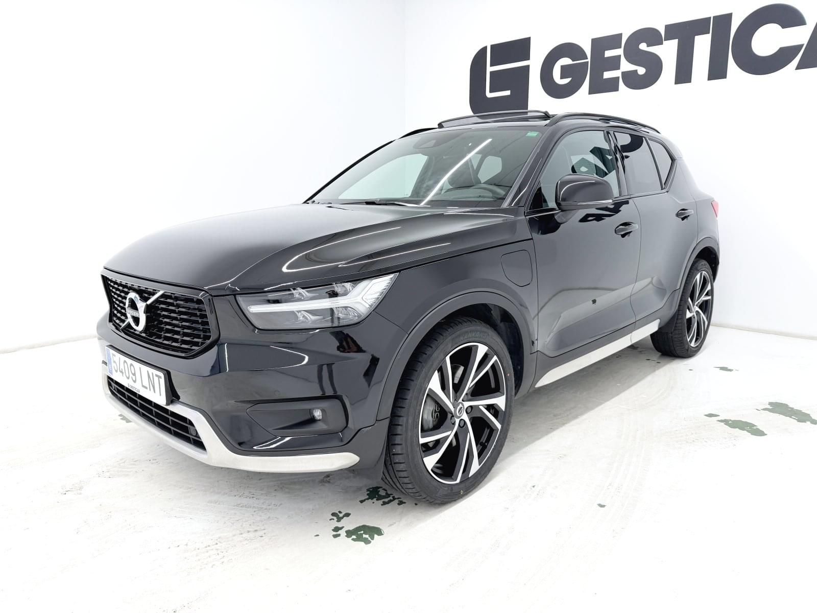 VOLVO XC40 1.5 T5 TWIN RECHARGE R-DESIGN AUT 262 9 