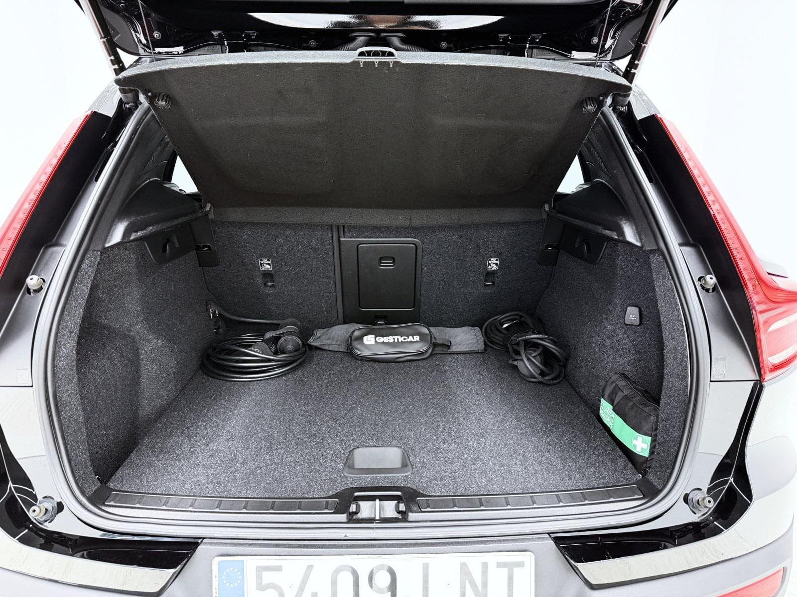 VOLVO XC40 1.5 T5 TWIN RECHARGE R-DESIGN AUT 262 16 