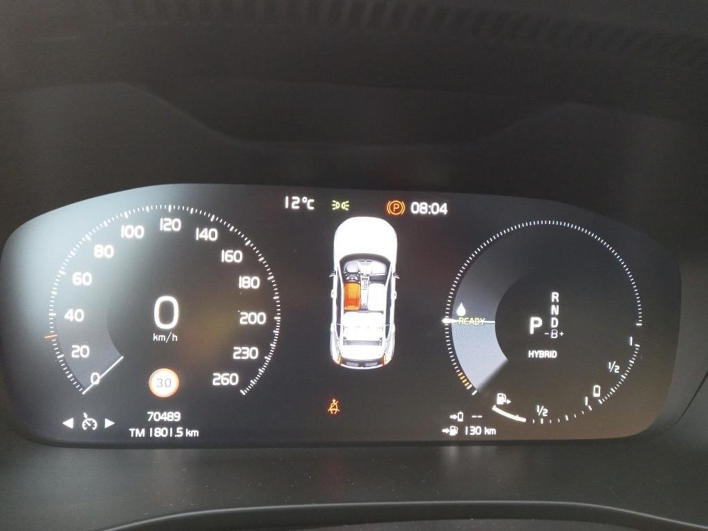 VOLVO XC40 1.5 T5 TWIN RECHARGE R-DESIGN AUT 262 6 