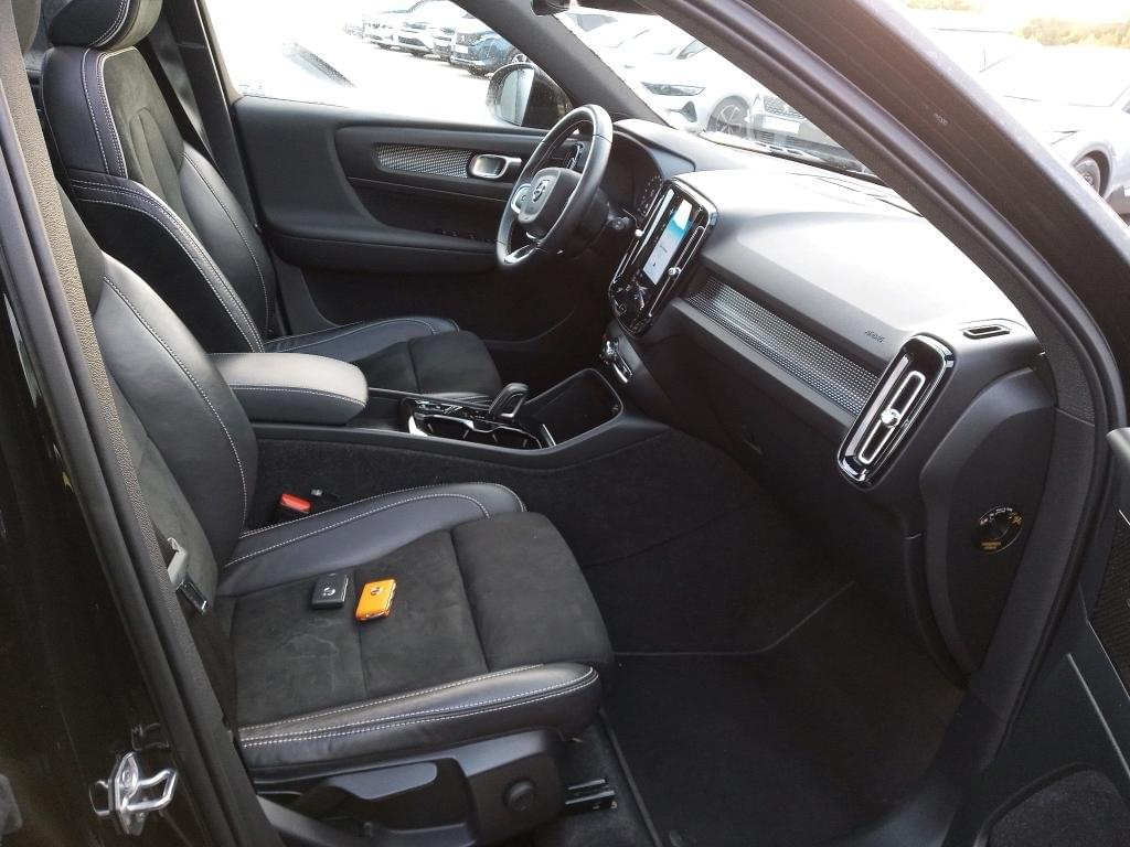 VOLVO XC40 1.5 T5 TWIN RECHARGE R-DESIGN AUT 262 9 