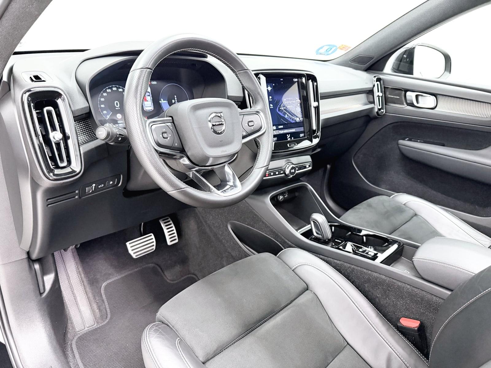 VOLVO XC40 1.5 T5 TWIN RECHARGE R-DESIGN AUT 262 28 