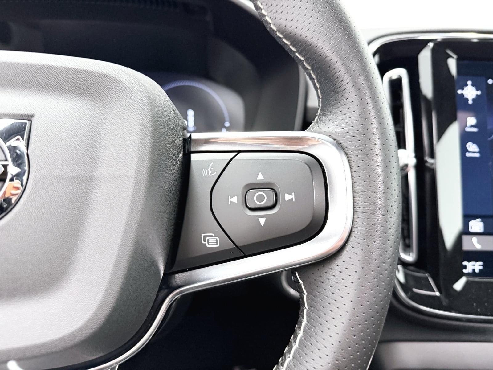 VOLVO XC40 1.5 T5 TWIN RECHARGE R-DESIGN AUT 262 32 