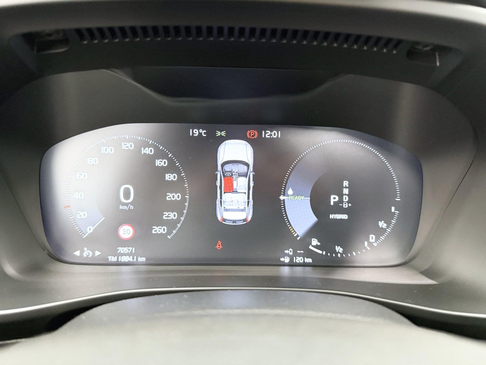VOLVO XC40 1.5 T5 TWIN RECHARGE R-DESIGN AUT 262 33 