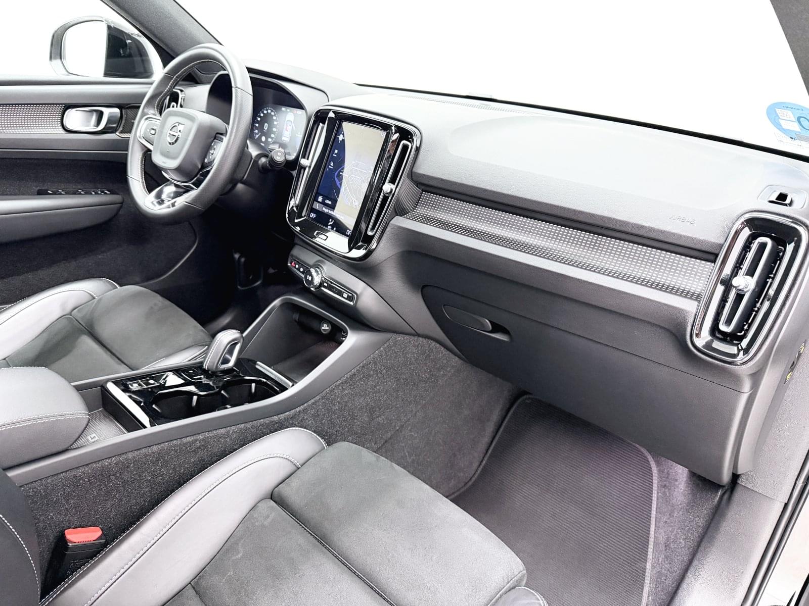 VOLVO XC40 1.5 T5 TWIN RECHARGE R-DESIGN AUT 262 39 