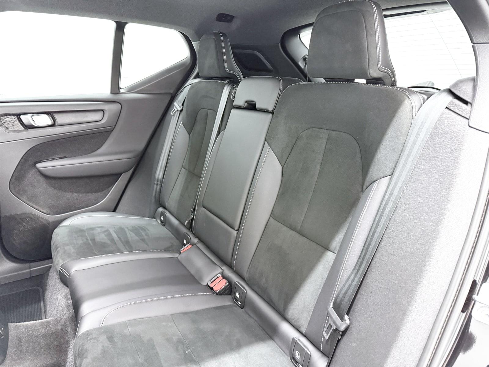 VOLVO XC40 1.5 T5 TWIN RECHARGE R-DESIGN AUT 262 44 