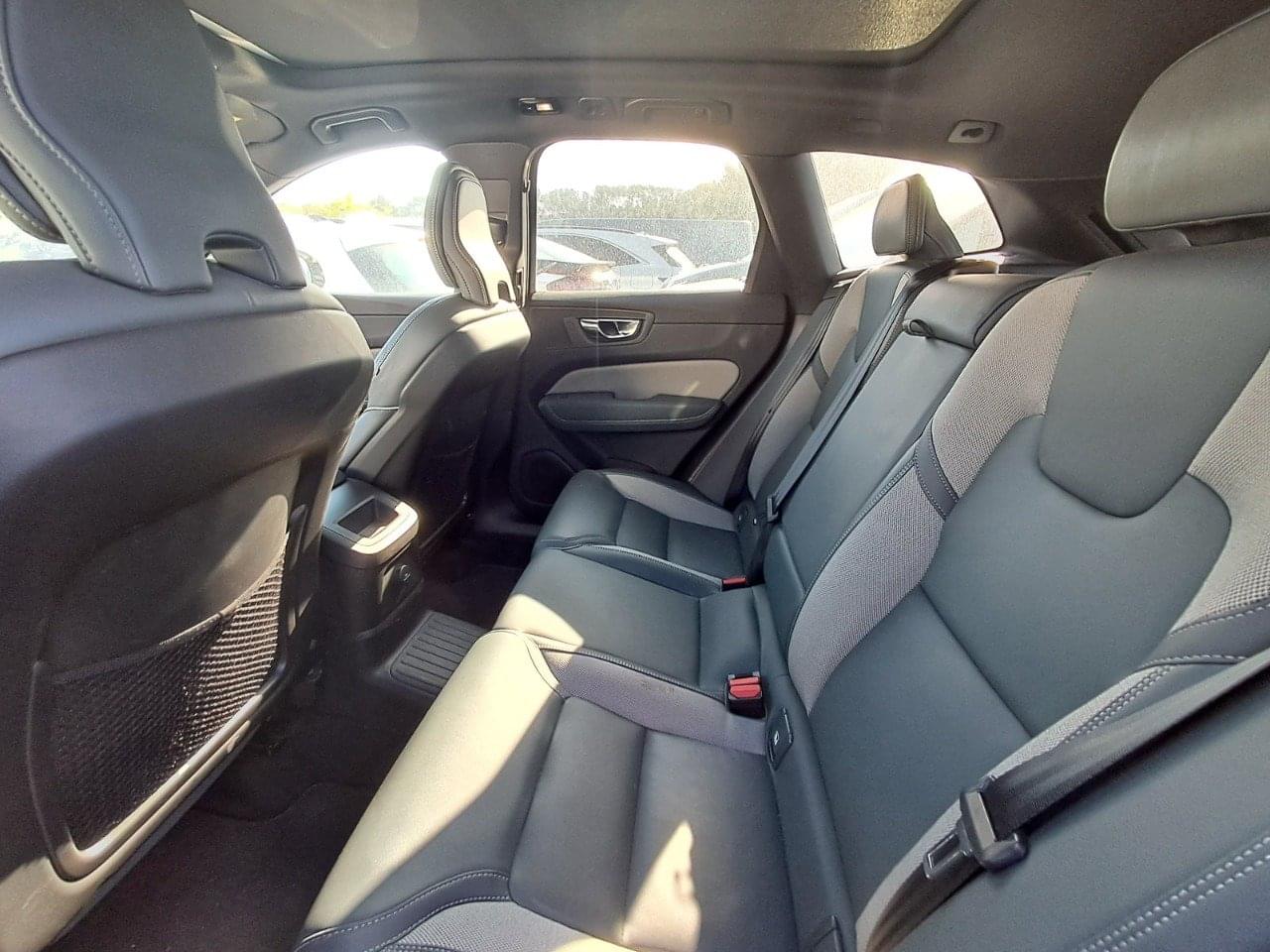 VOLVO XC60 2.0 T6 AWD RECHARGE R-DESIGN AUTO 340CV 11
