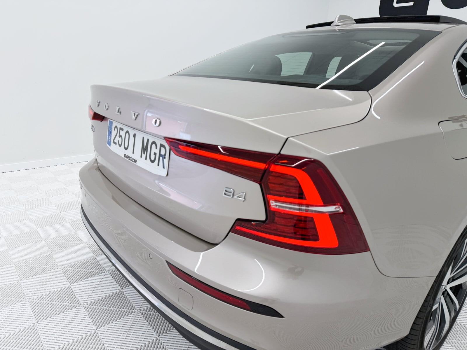 VOLVO S60 B4 G Plus Bright FWD Auto 145 kW (197 CV) 17
