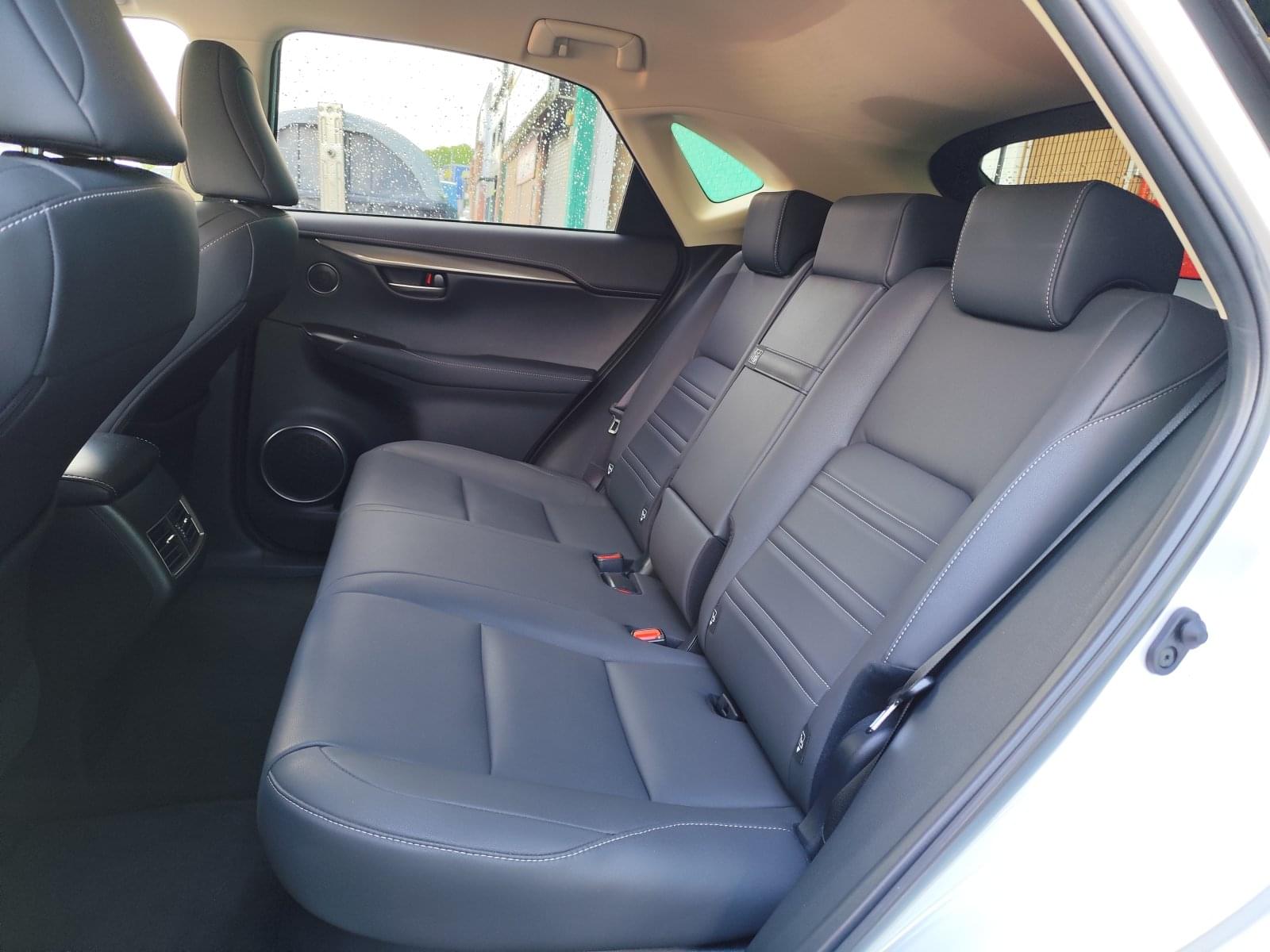LEXUS NX 300H PREMIUM 2WD 22