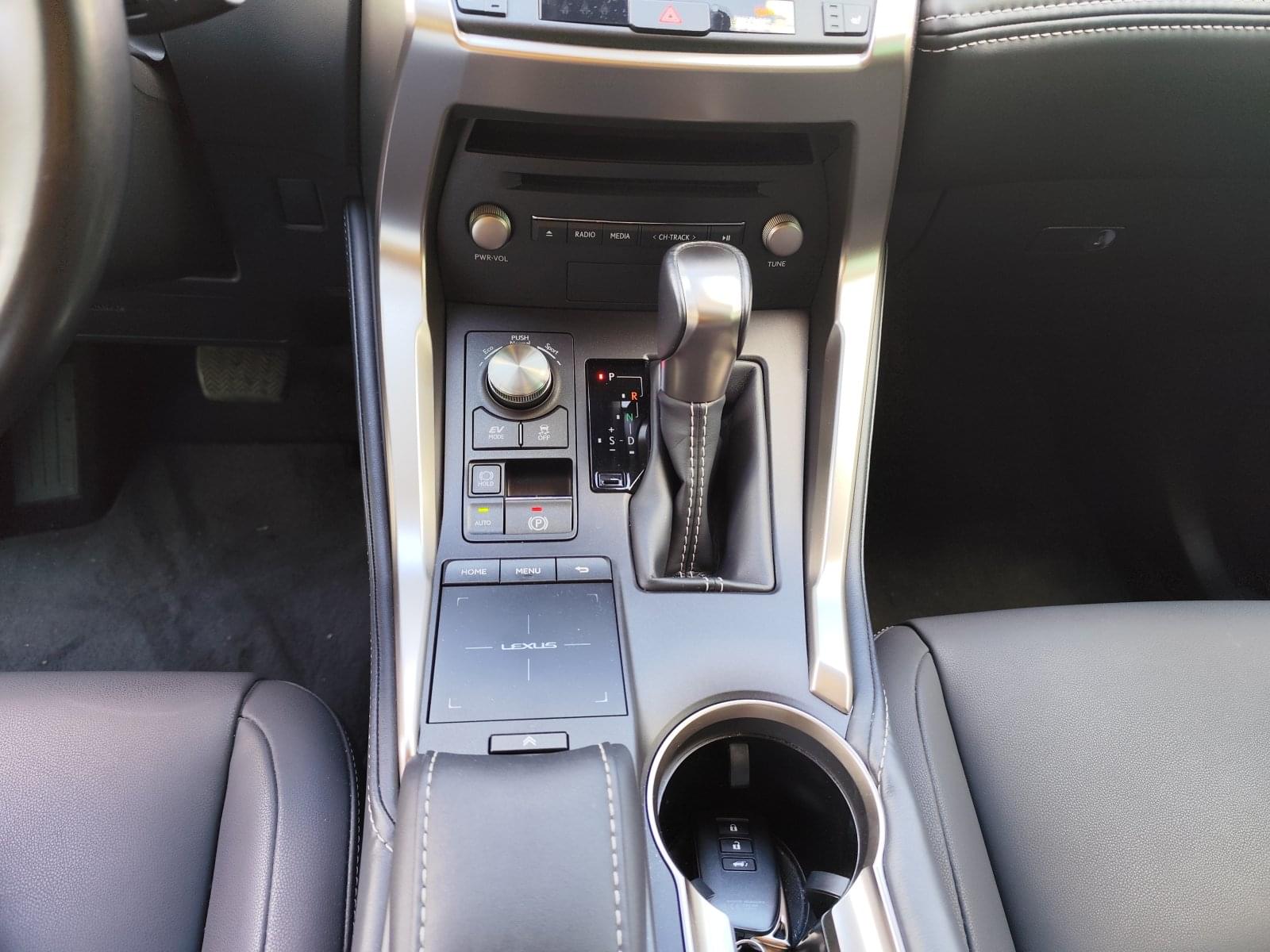 LEXUS NX 300H PREMIUM 2WD 21
