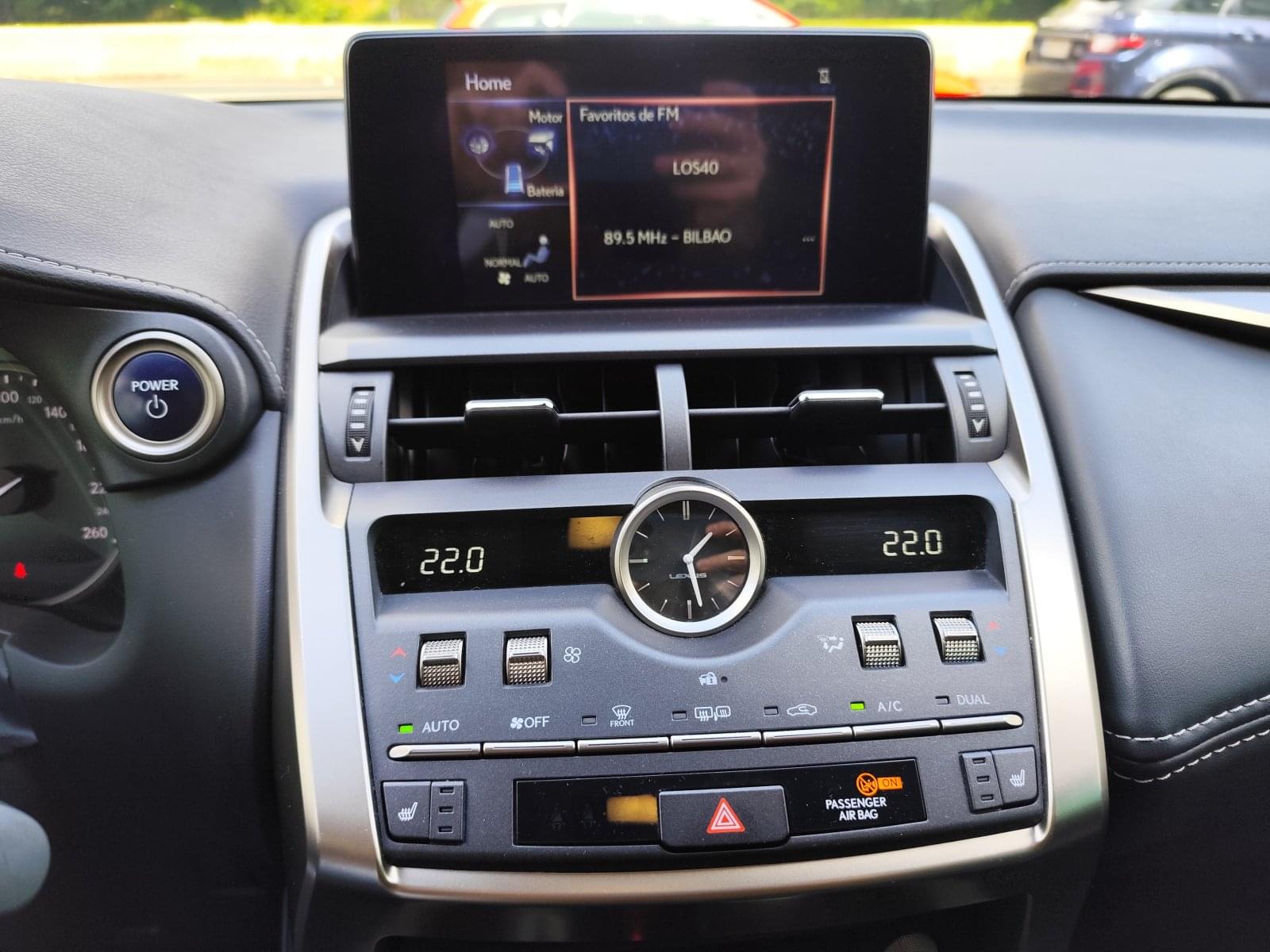 LEXUS NX 300H PREMIUM 2WD 16