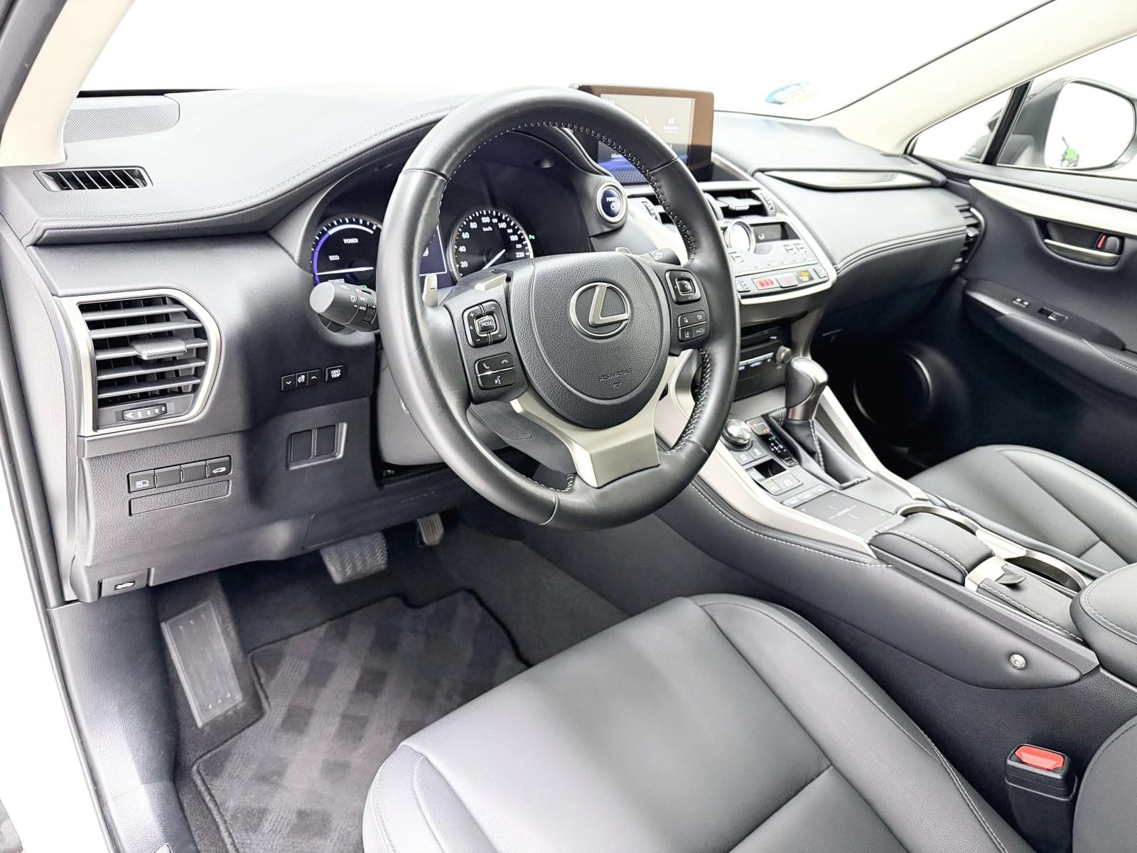 LEXUS NX 300H PREMIUM 2WD 27 