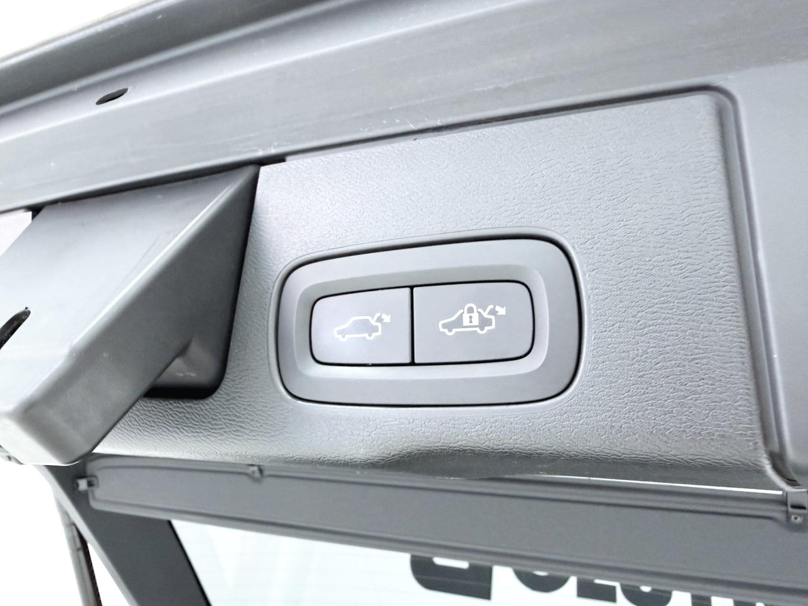 VOLVO XC60 2.0 T8 AWD INSCRIPTION 10 