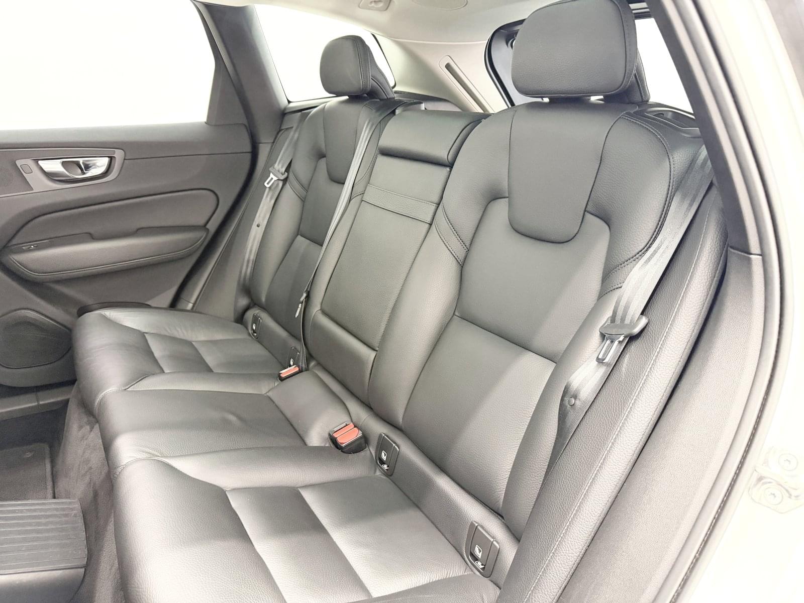 VOLVO XC60 2.0 T8 AWD INSCRIPTION 36 