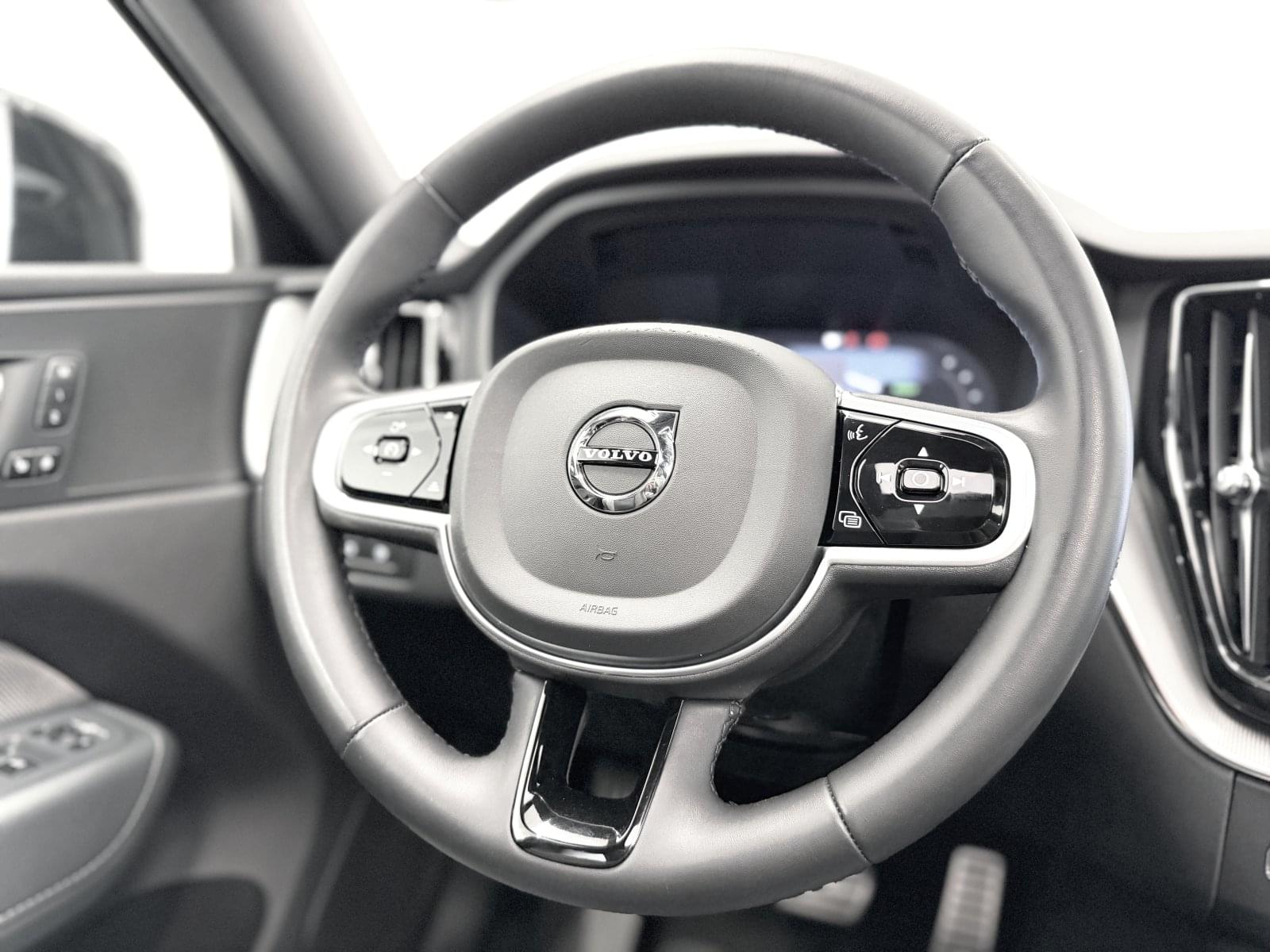 VOLVO XC60 2.0 T6 AWD RECHARGE R-DESIG 355CV 24