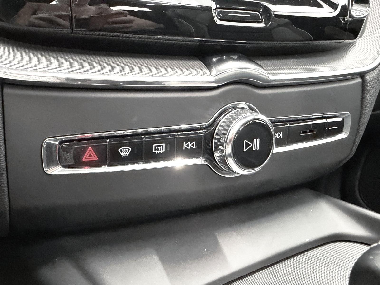 VOLVO XC60 2.0 T6 AWD RECHARGE R-DESIG 355CV 30