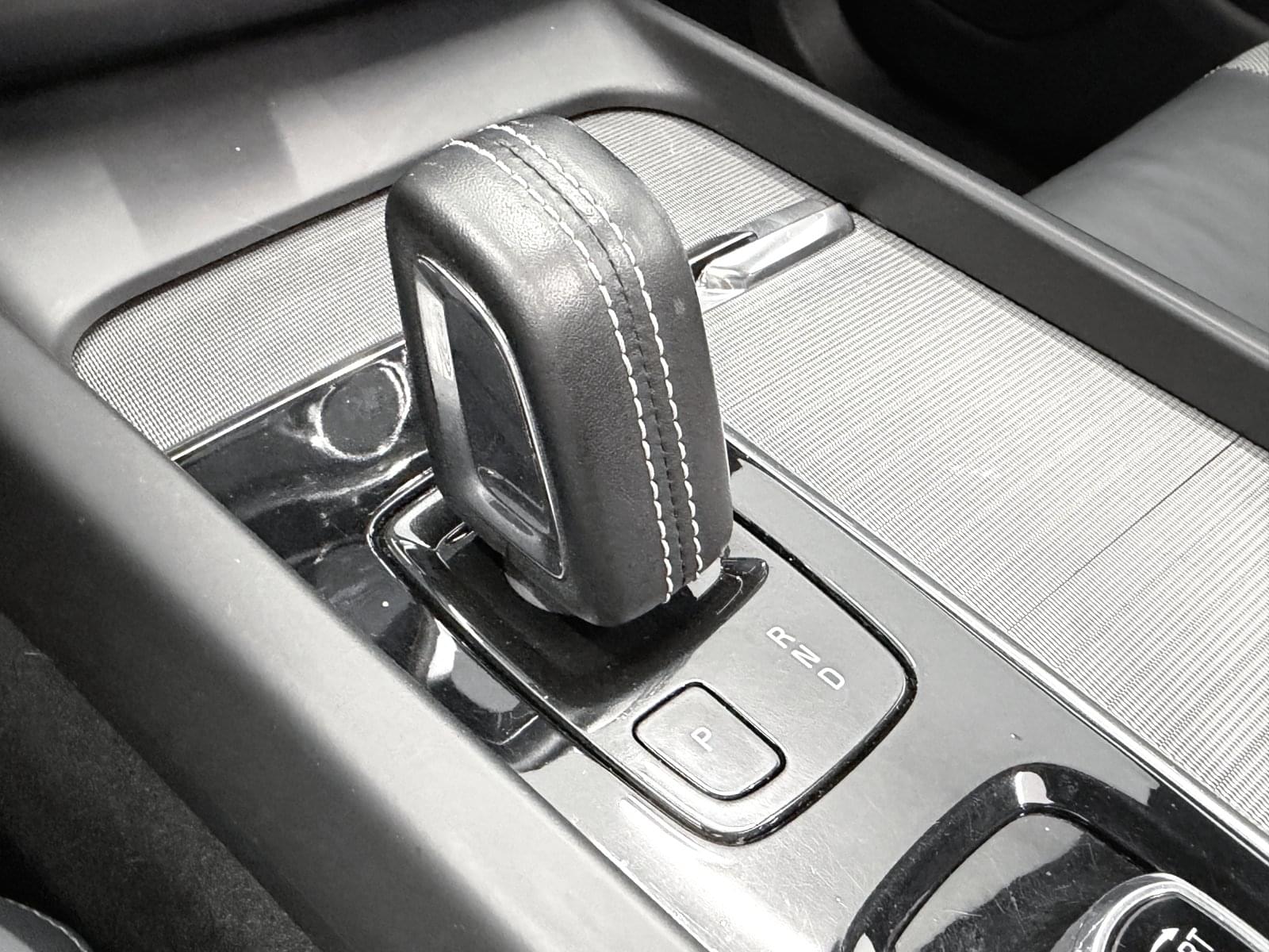 VOLVO XC60 2.0 T6 AWD RECHARGE R-DESIG 355CV 31