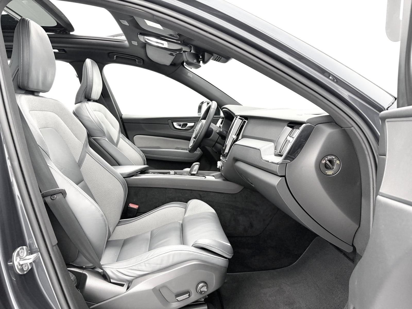 VOLVO XC60 2.0 T6 AWD RECHARGE R-DESIG 355CV 35