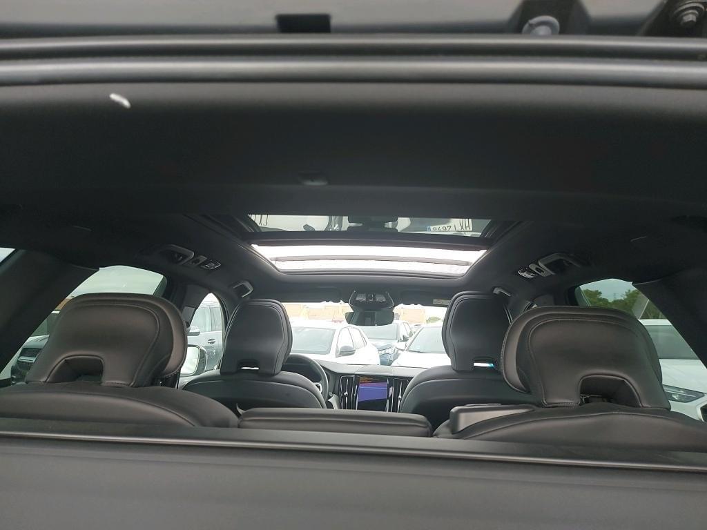 VOLVO XC60 2.0 T6 AWD RECHARGE R DESIGN 350 CV 11 