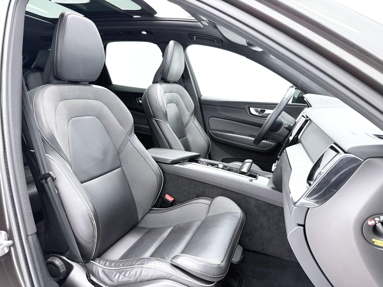 VOLVO XC60 2.0 T6 AWD RECHARGE R DESIGN 355 CV 39 
