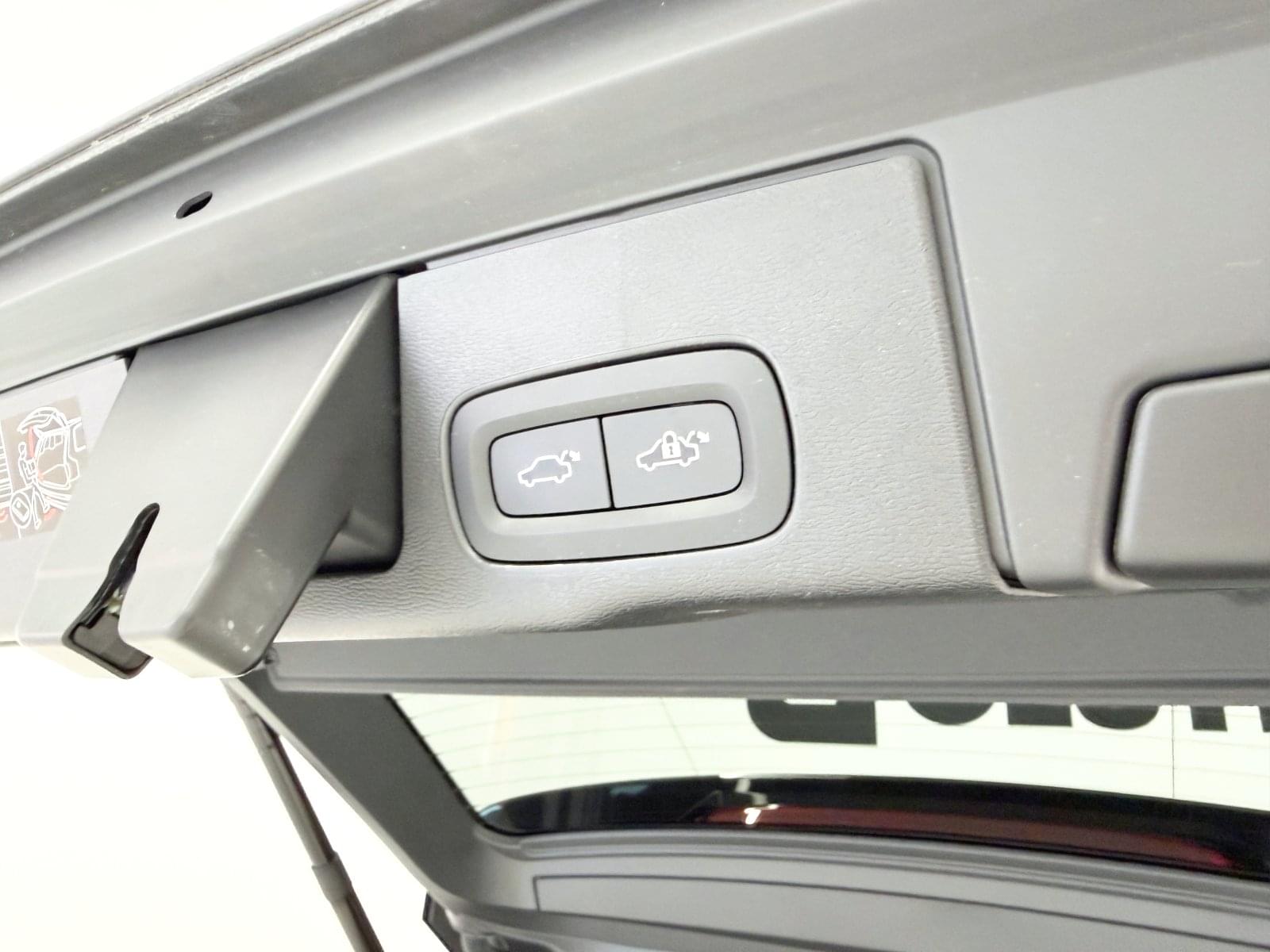 VOLVO XC60 2.0 T4 INSCRIPTION 15