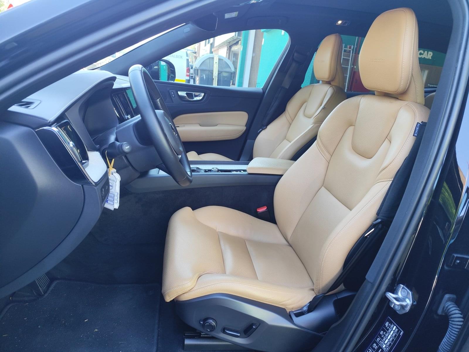 VOLVO XC60 2.0 T4 INSCRIPTION 8