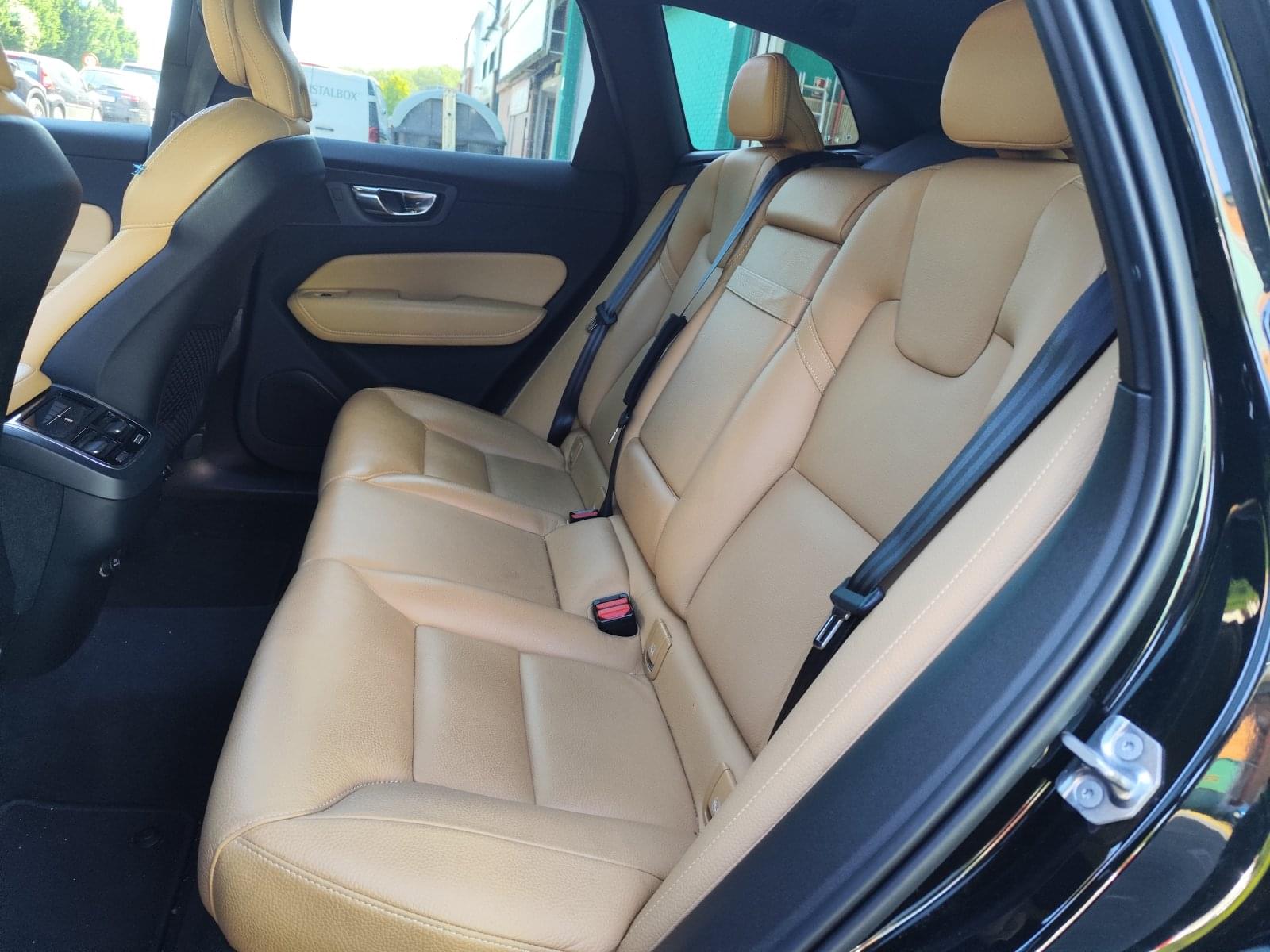 VOLVO XC60 2.0 T4 INSCRIPTION 16