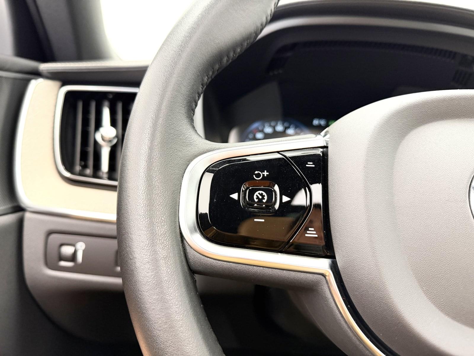 VOLVO XC60 2.0 T4 INSCRIPTION 31