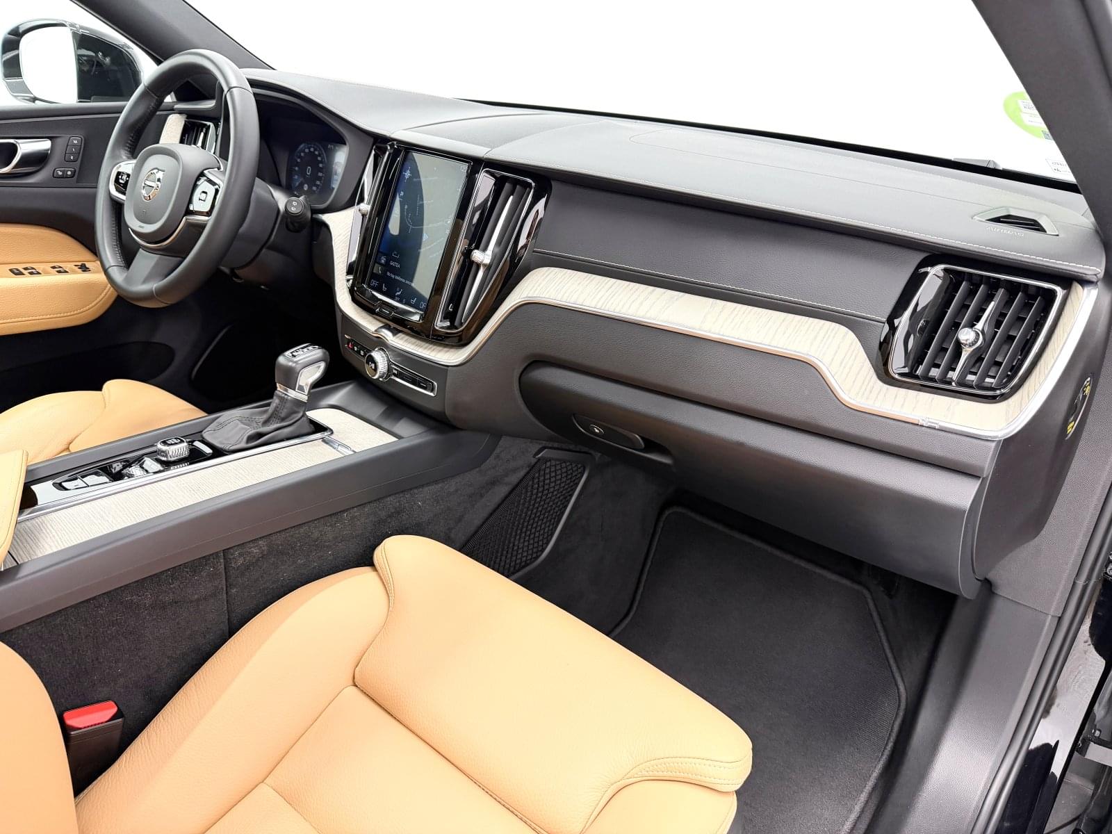 VOLVO XC60 2.0 T4 INSCRIPTION 40