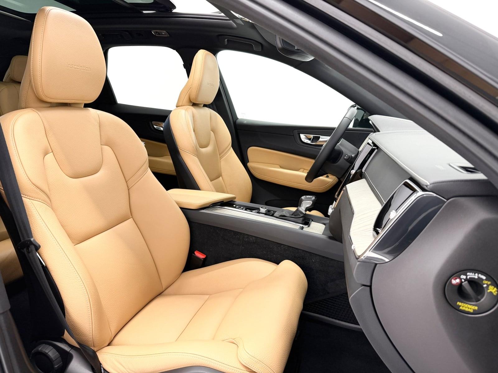 VOLVO XC60 2.0 T4 INSCRIPTION 42