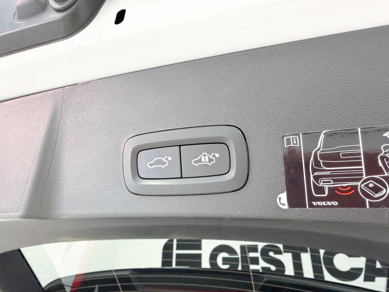 VOLVO XC40 B3 G RDESIGN 14