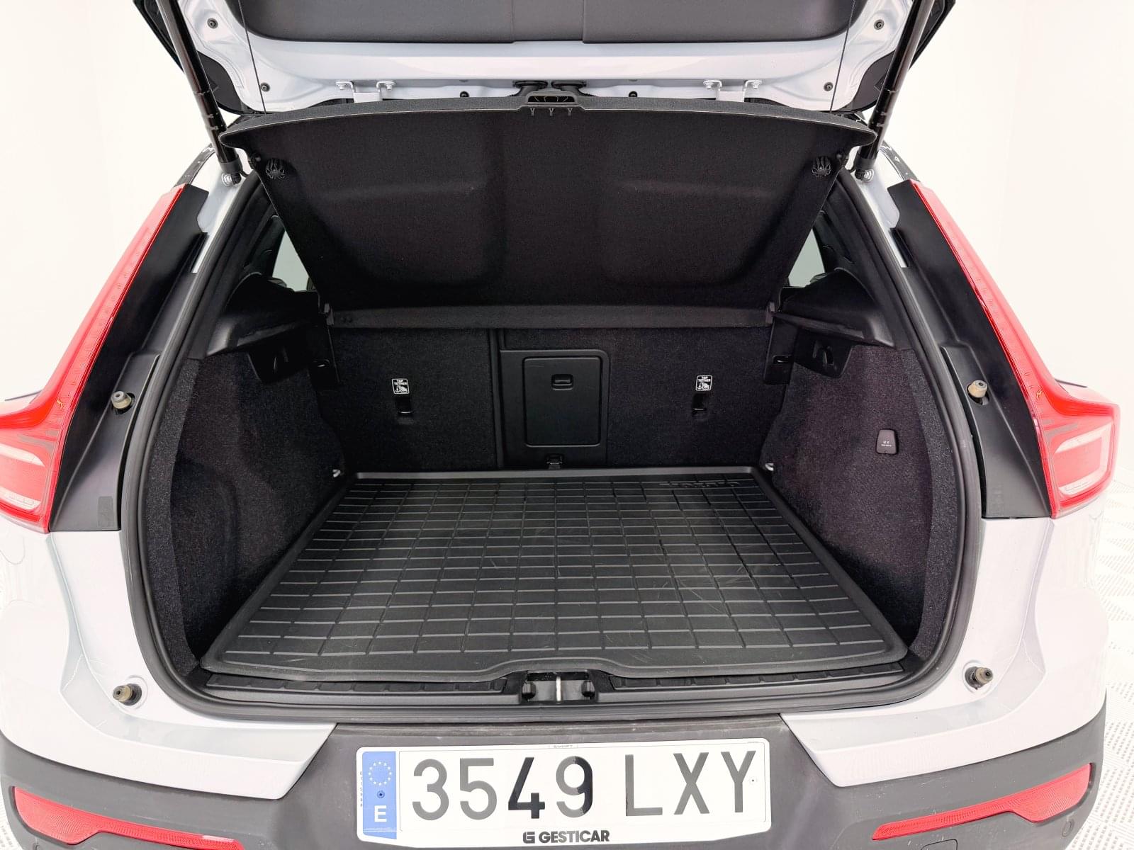 VOLVO XC40 B3 G RDESIGN 15