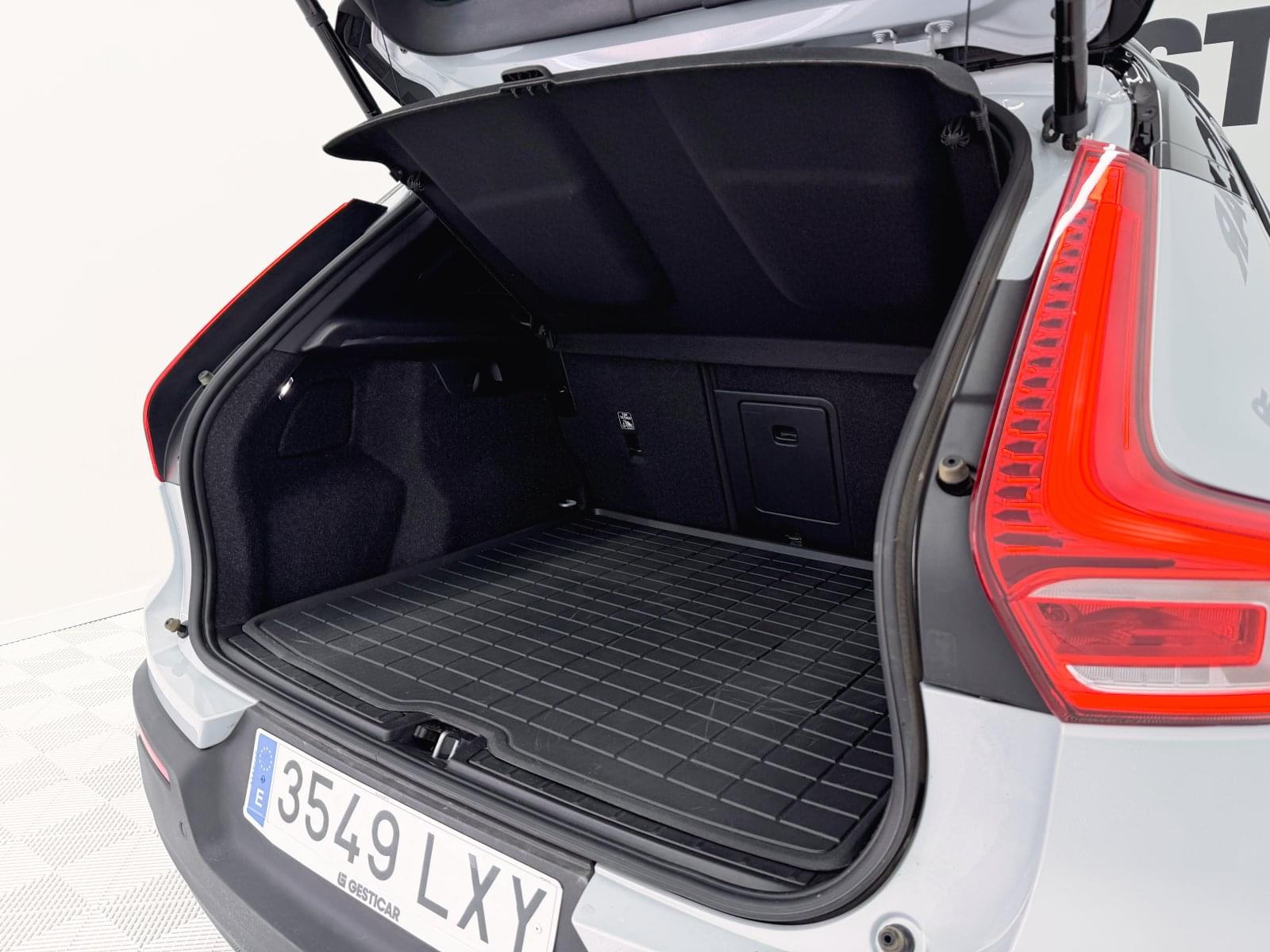 VOLVO XC40 B3 G RDESIGN 16
