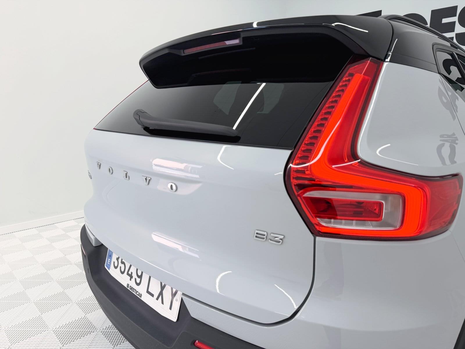VOLVO XC40 B3 G RDESIGN 17