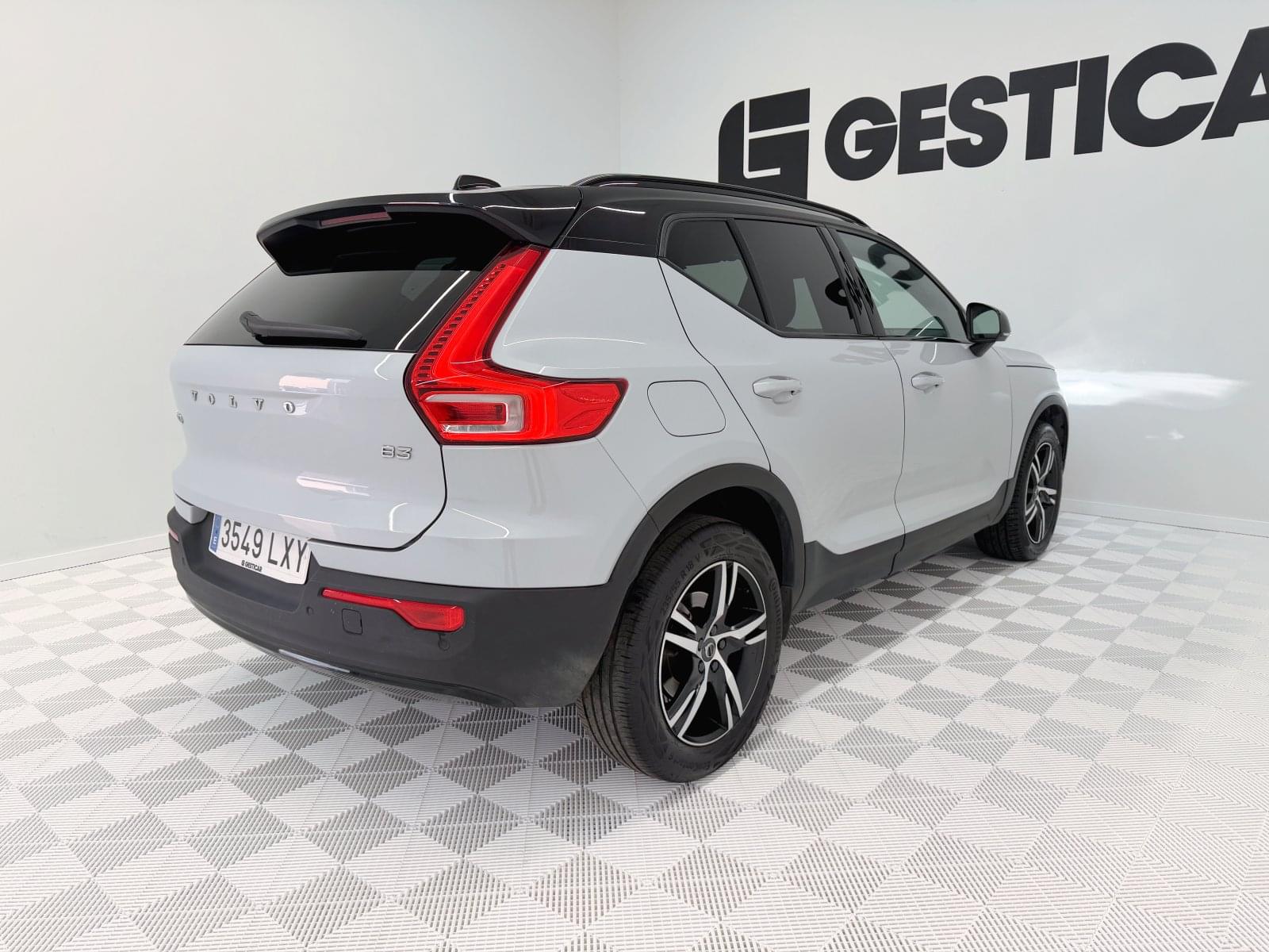VOLVO XC40 B3 G RDESIGN 18