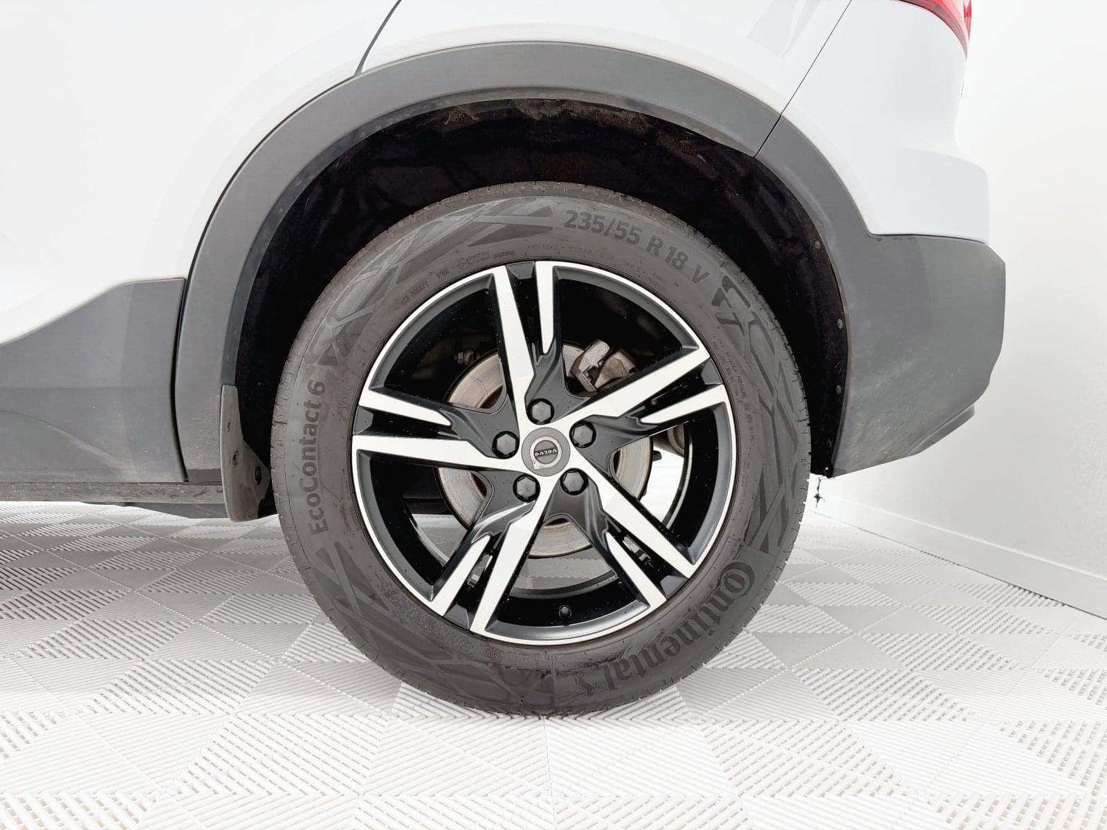 VOLVO XC40 B3 G RDESIGN 22