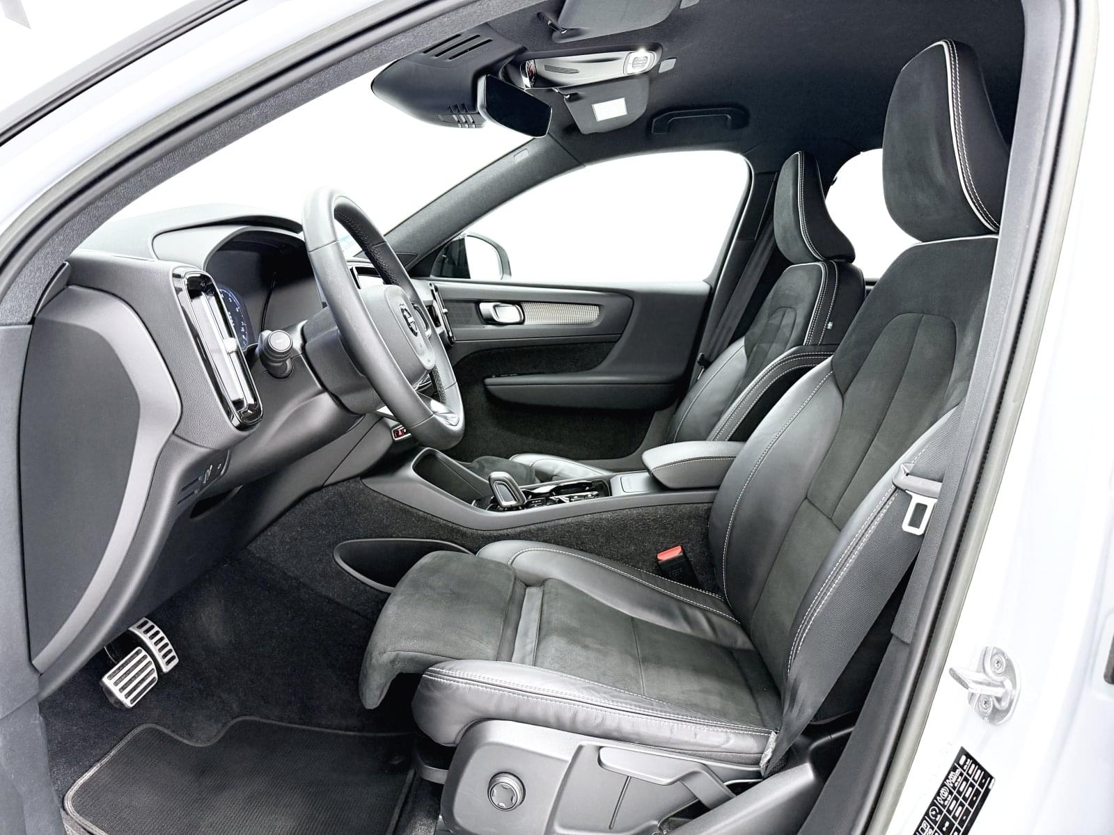VOLVO XC40 B3 G RDESIGN 25