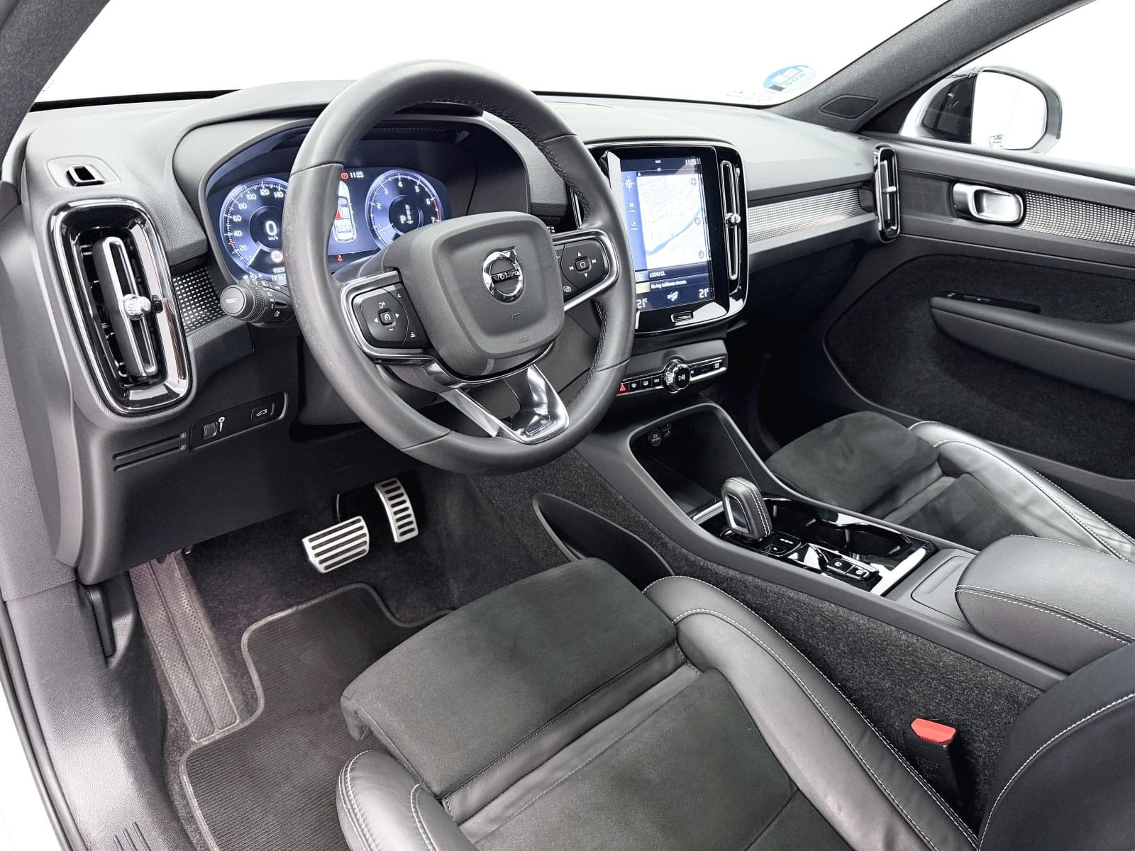 VOLVO XC40 B3 G RDESIGN 26