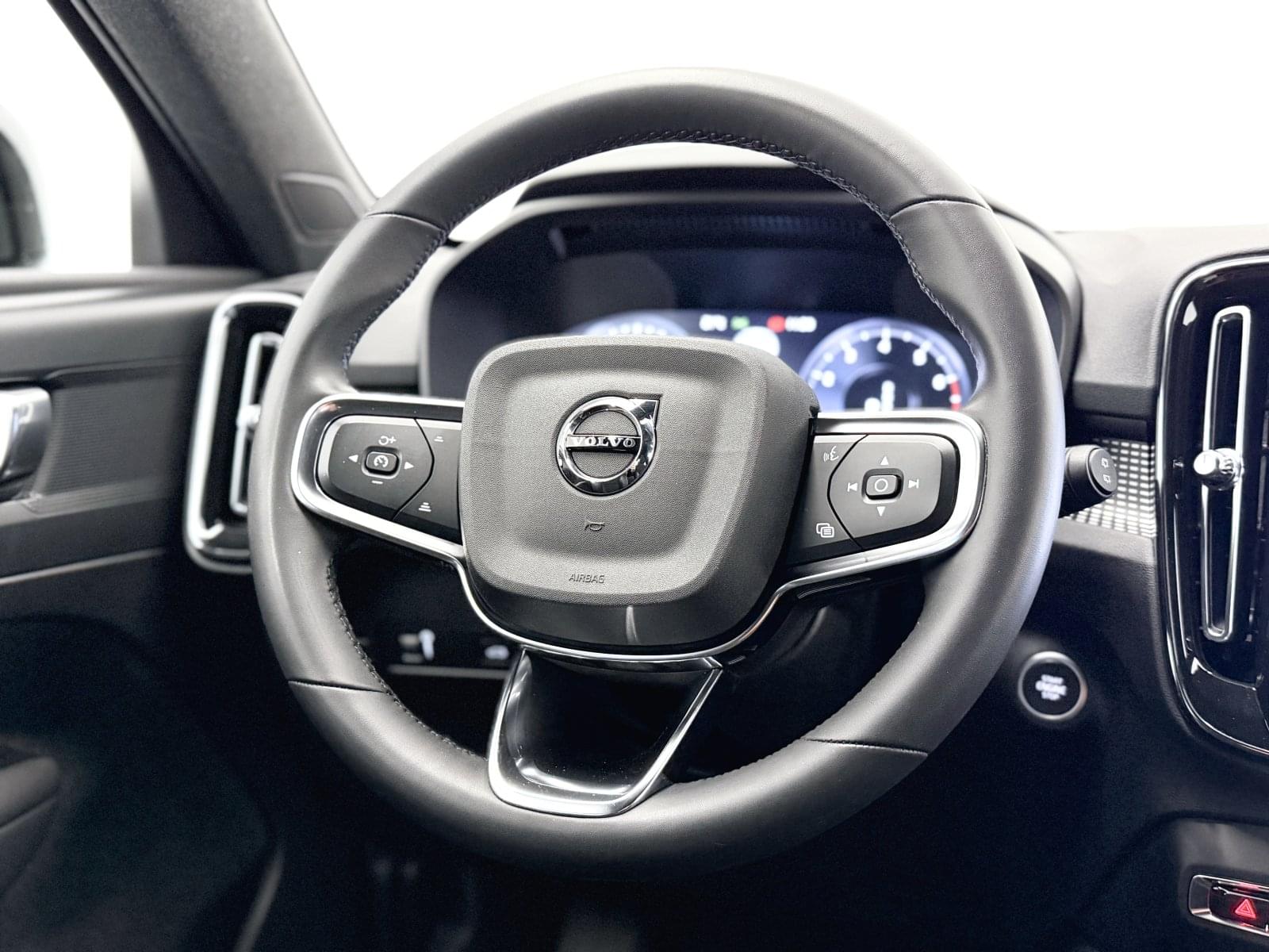 VOLVO XC40 B3 G RDESIGN 28