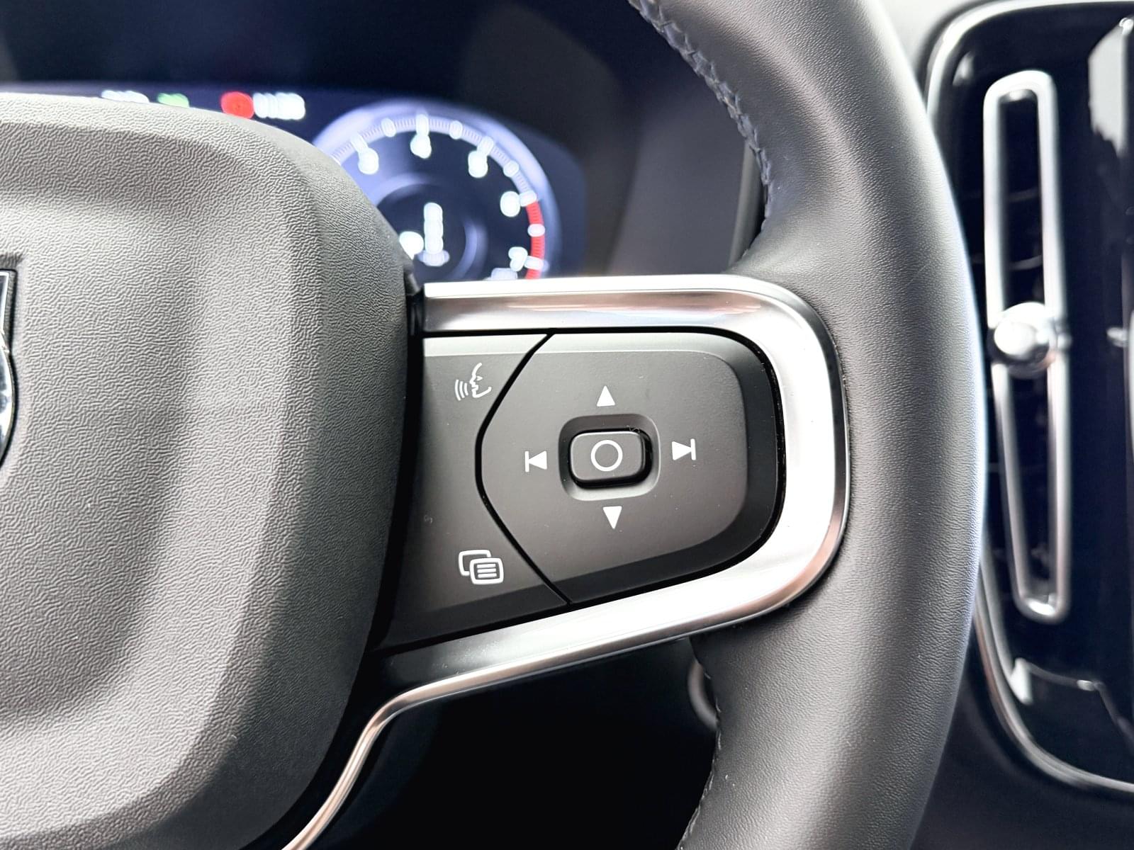 VOLVO XC40 B3 G RDESIGN 30