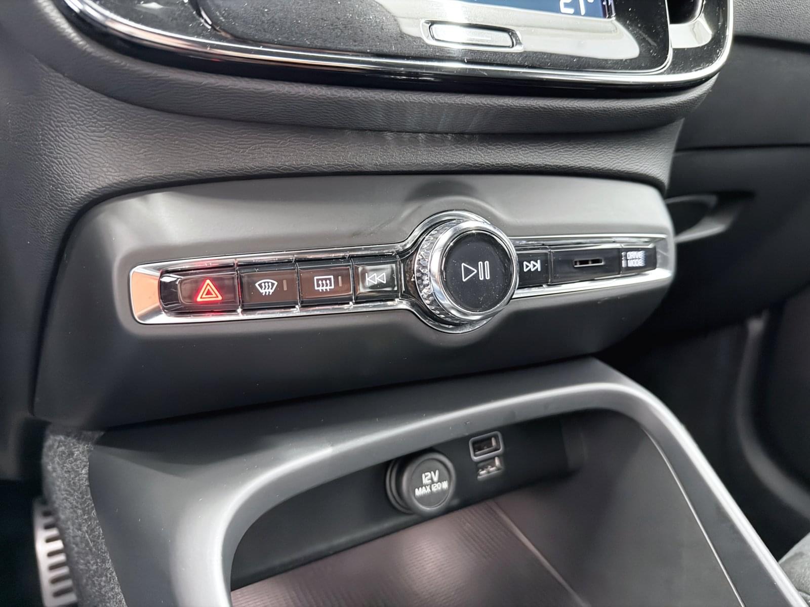 VOLVO XC40 B3 G RDESIGN 35