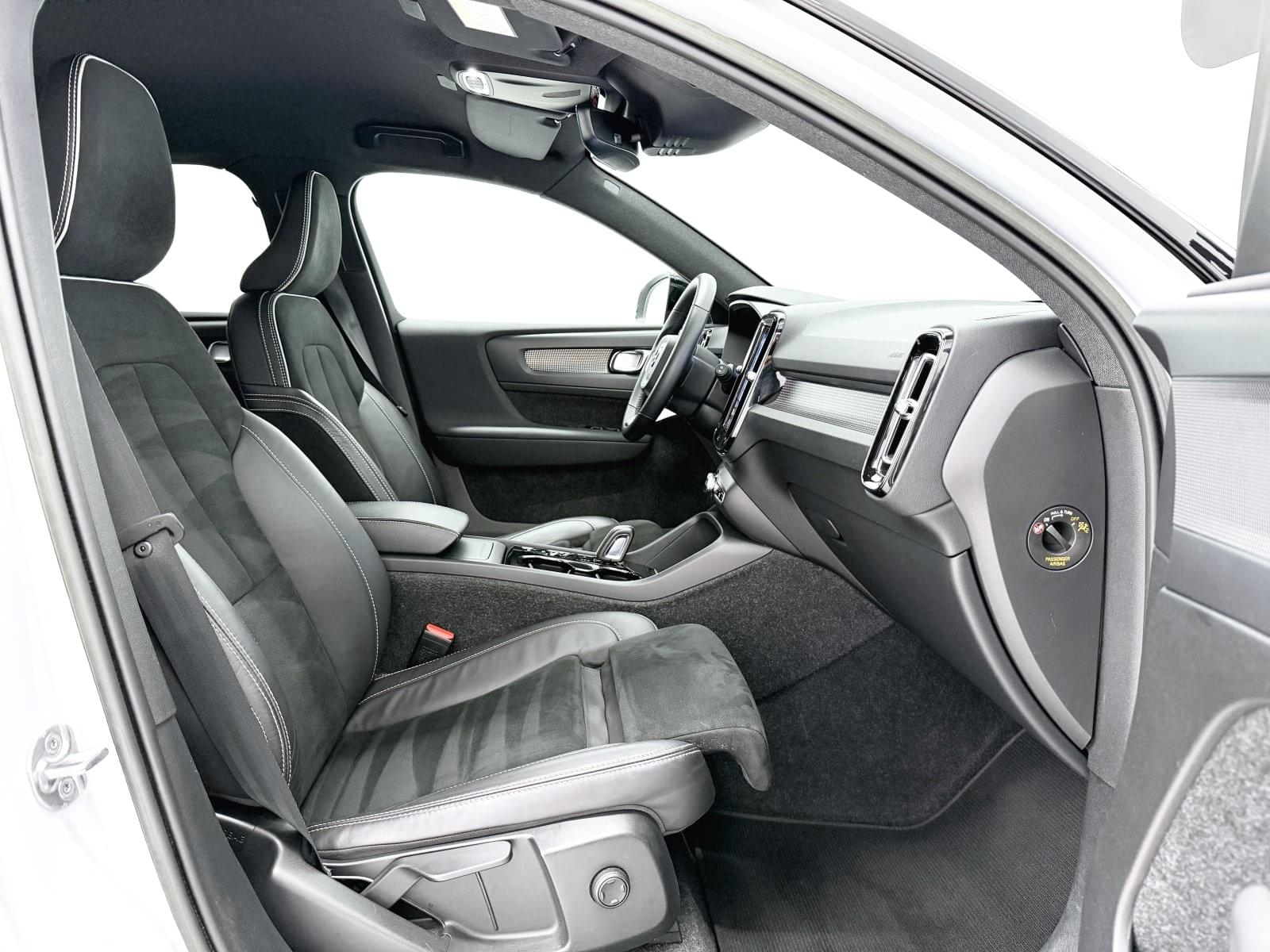VOLVO XC40 B3 G RDESIGN 39