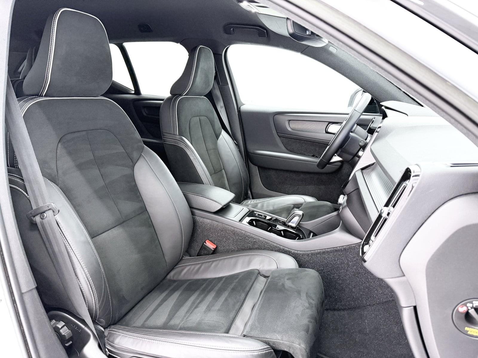 VOLVO XC40 B3 G RDESIGN 40